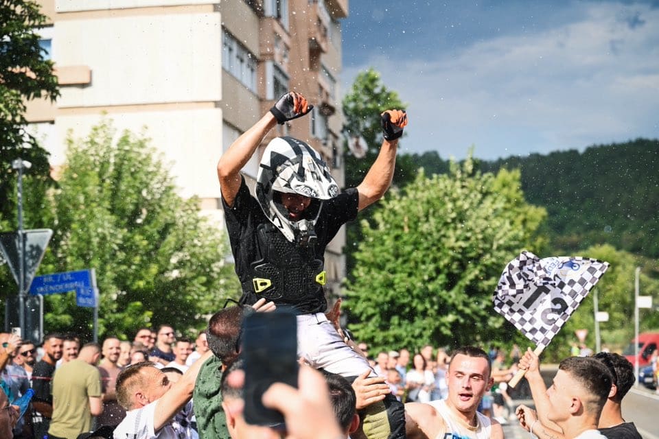 Gara e Motokrosit në Kamenicë, spektakël veror si asnjëherë më parë