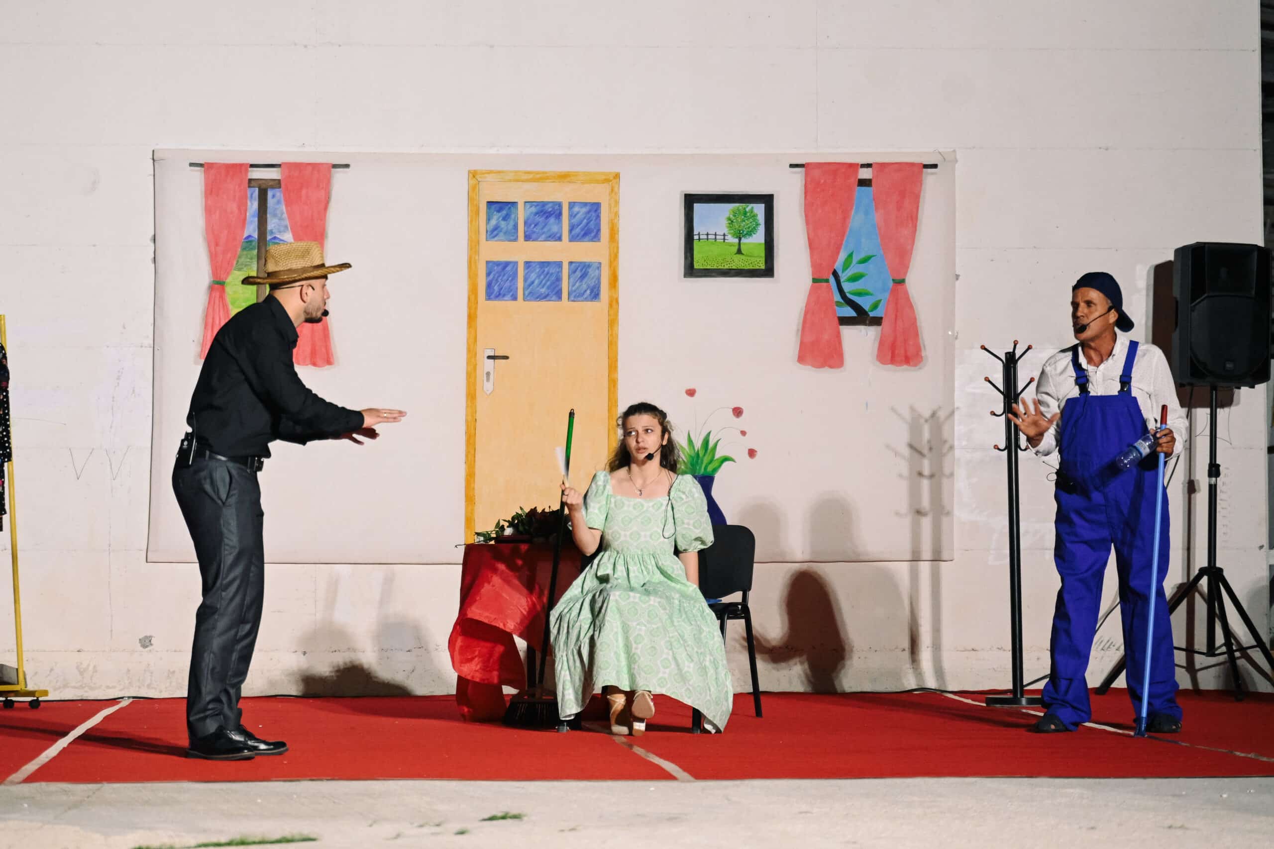 Shfaqja teatrale nga Teatri “Aleksandër Moisiu” mirëpritet nga publiku