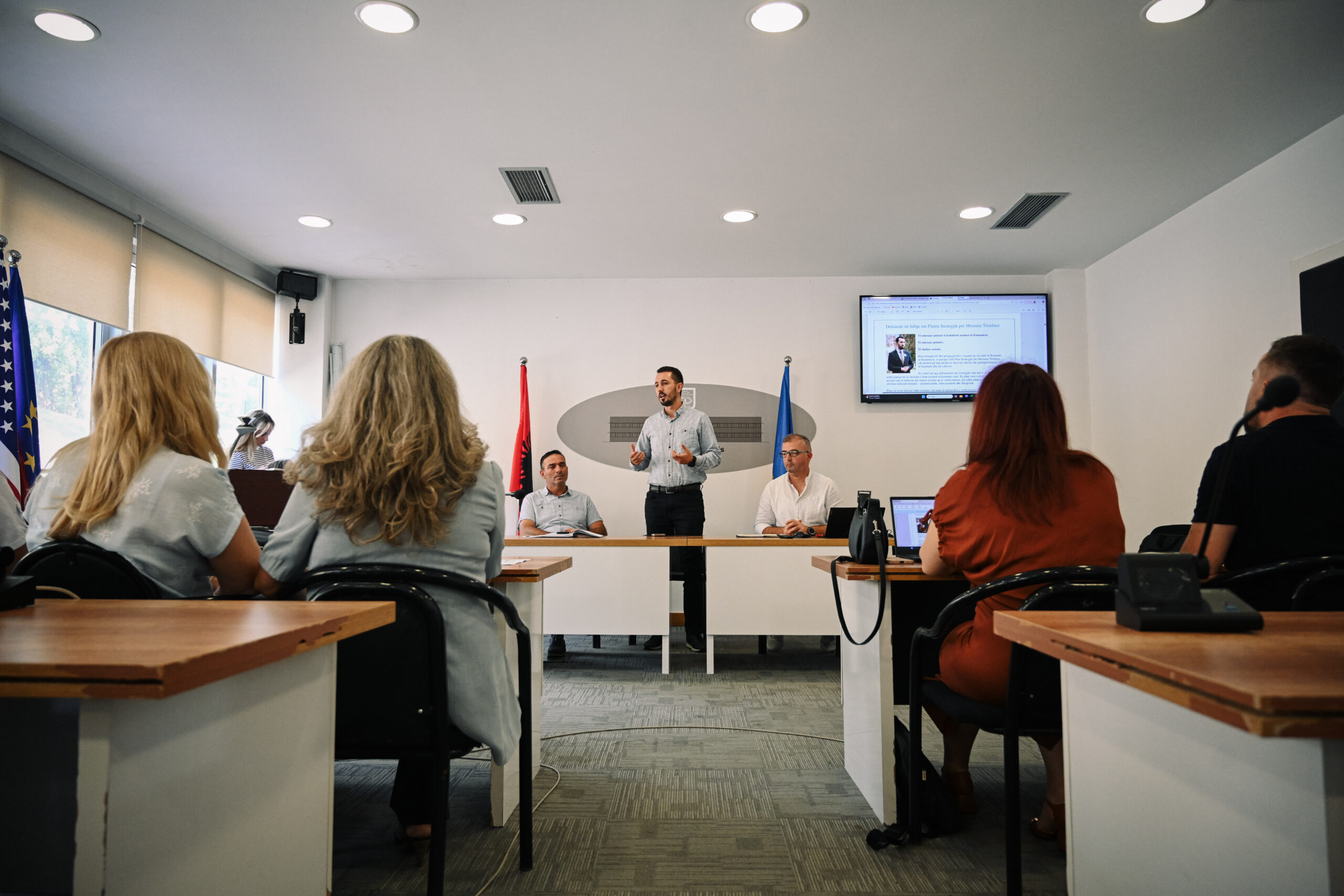 Mbahet diskutimi publik për Planin për mësim tërëditor në Kamenicë