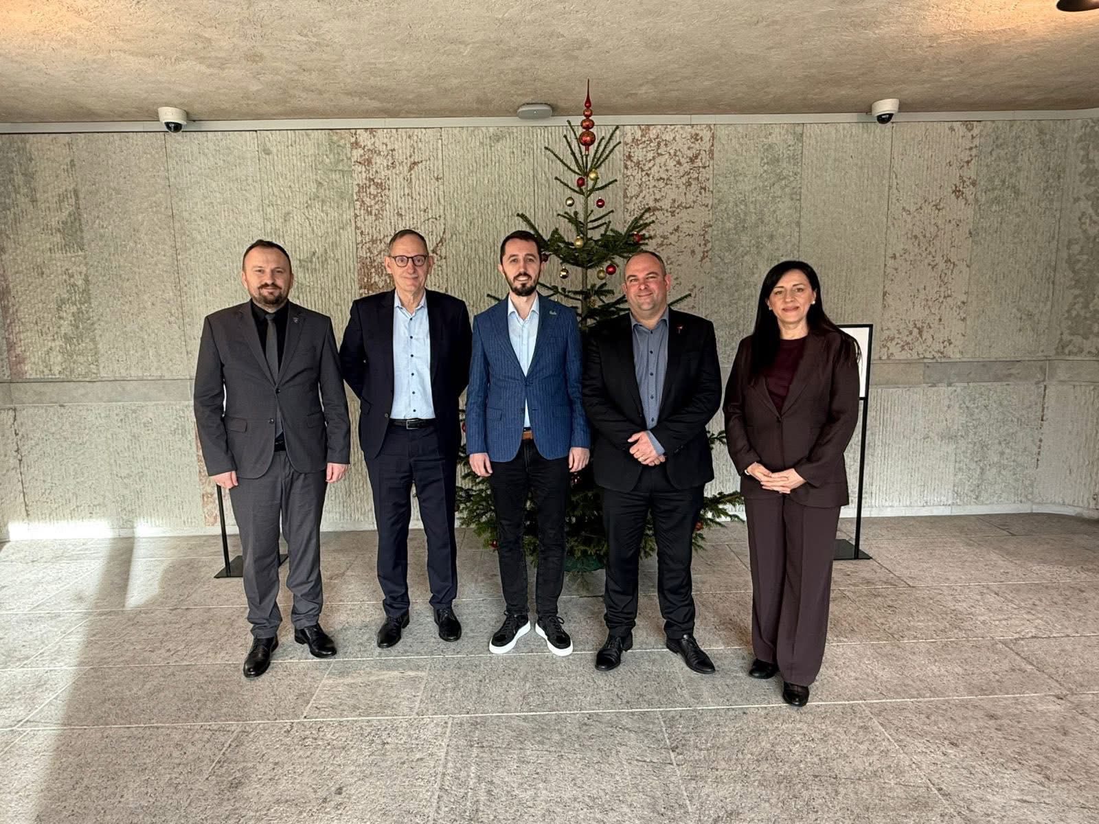 Kryetari Rahimaj viziton Parlamentin Kantonal të Cyrihut, synon bashkëpunim në fushën e sigurisë